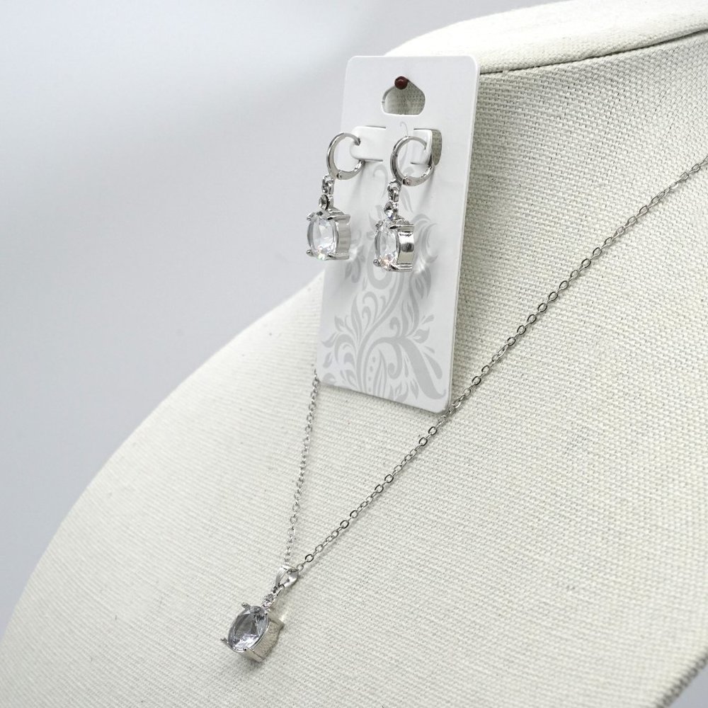 Necklace set with earrings and chain. Clear crystal and chain extension. - Picture 3 of 5